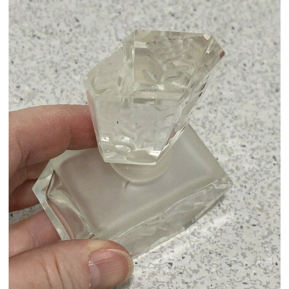Vintage perfume bottle & stopper clear crystal & frosted glass scent container - Picture 5 of 10